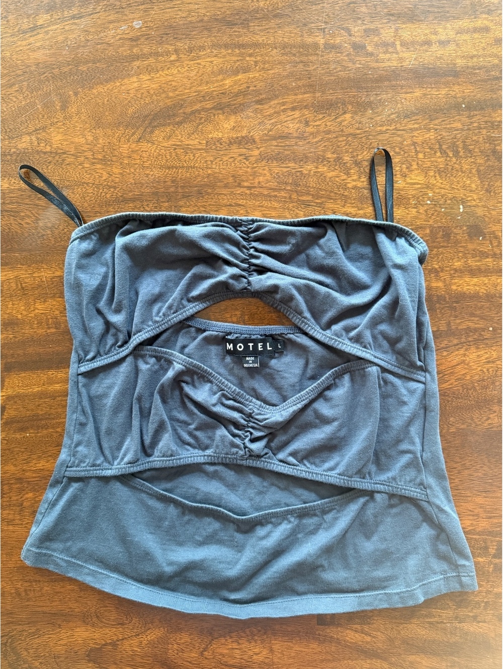 motel black cut-out cami top in size large